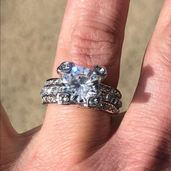 Silver Filled White Topaz Wedding Ring - Picture 4 of 7